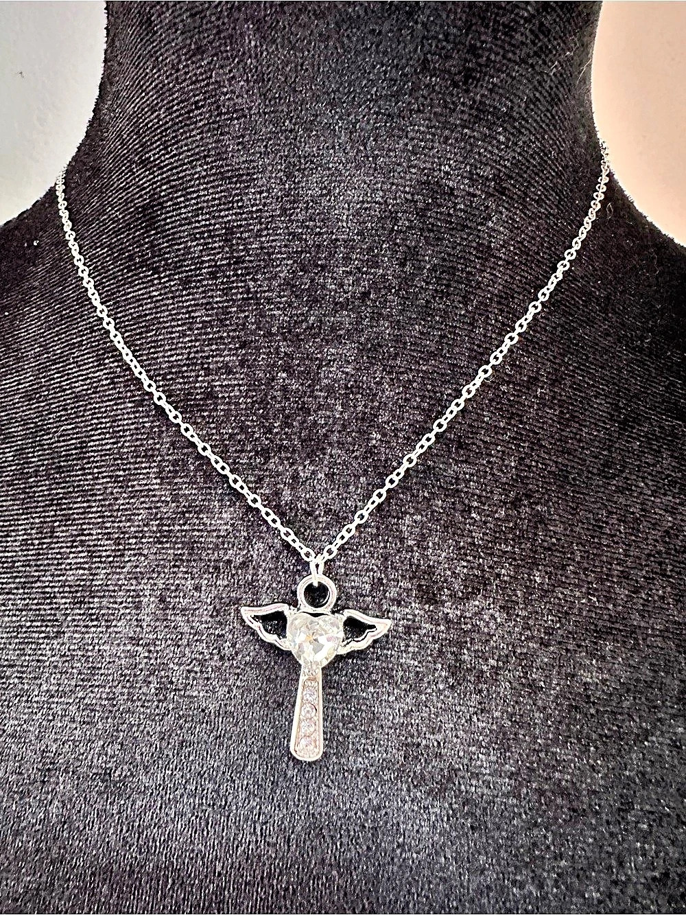 Angel Wing Heart Rhinestone Pendant Necklace – Never Worn